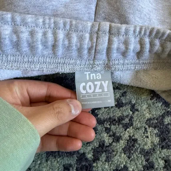 Aritzia TNA Cozy Gray Sweat Shorts Lounge Casual With Pockets Cotton - Picture 7 of 11